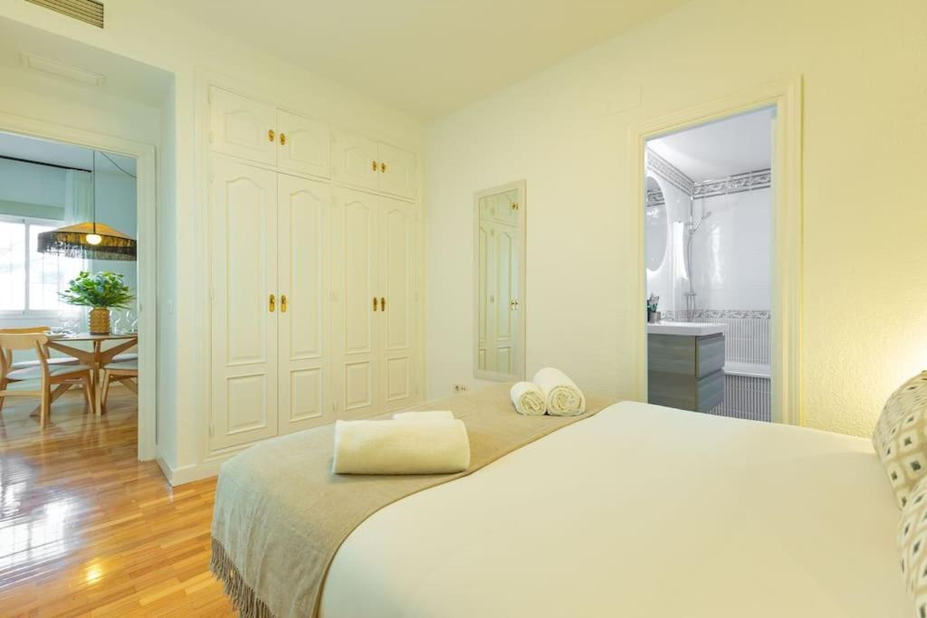 Triana Deluxe By Valcambre Apartment Севиля Екстериор снимка