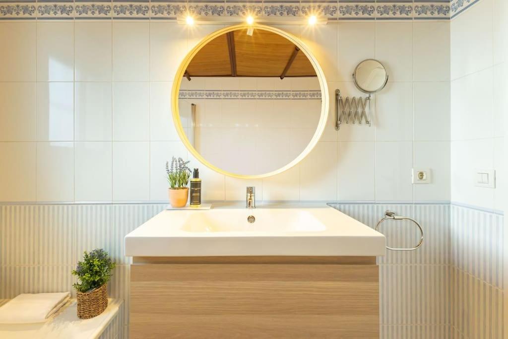 Triana Deluxe By Valcambre Apartment Севиля Екстериор снимка